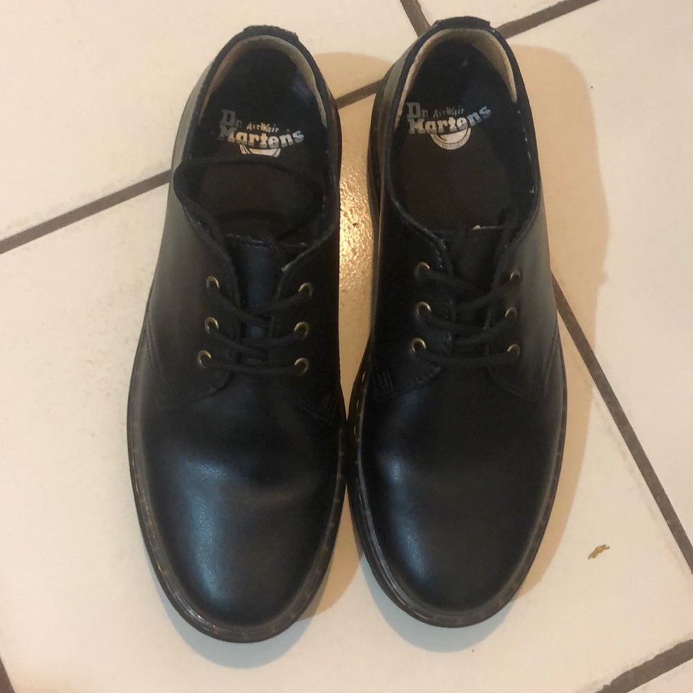 Docs Dr martens black leather oxfords like new! Worn twice indoors zavalalo 9